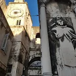 Old Town Hesed Appartement *