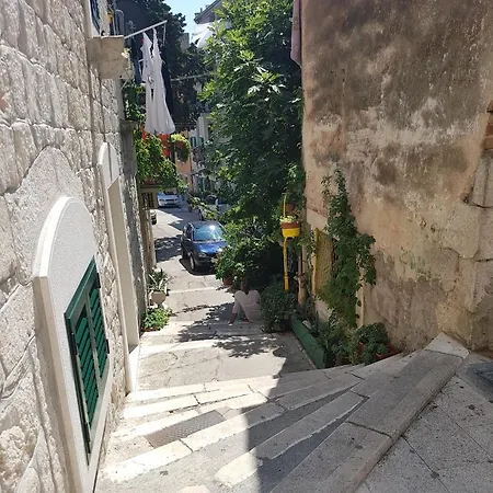 公寓 Old Town Hesed