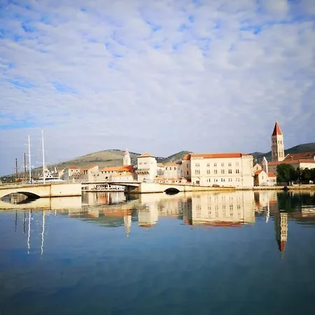 Old Town Hesed * Σπλιτ