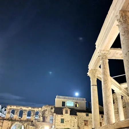 דירה Old Town Hesed *