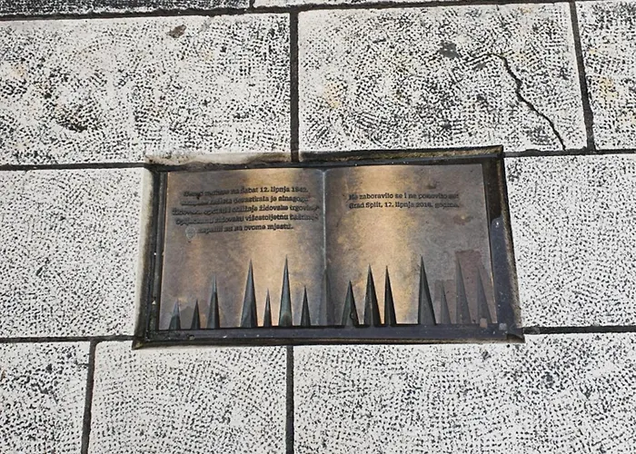 Old Town Hesed Apartment *